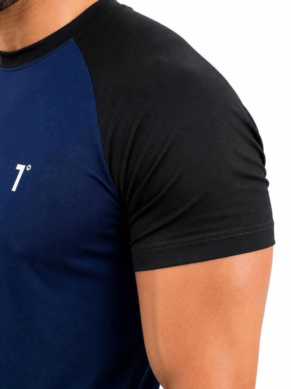 Camiseta Azul con Negro
