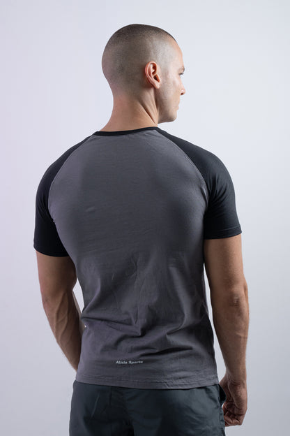 Camiseta Gris con Negro
